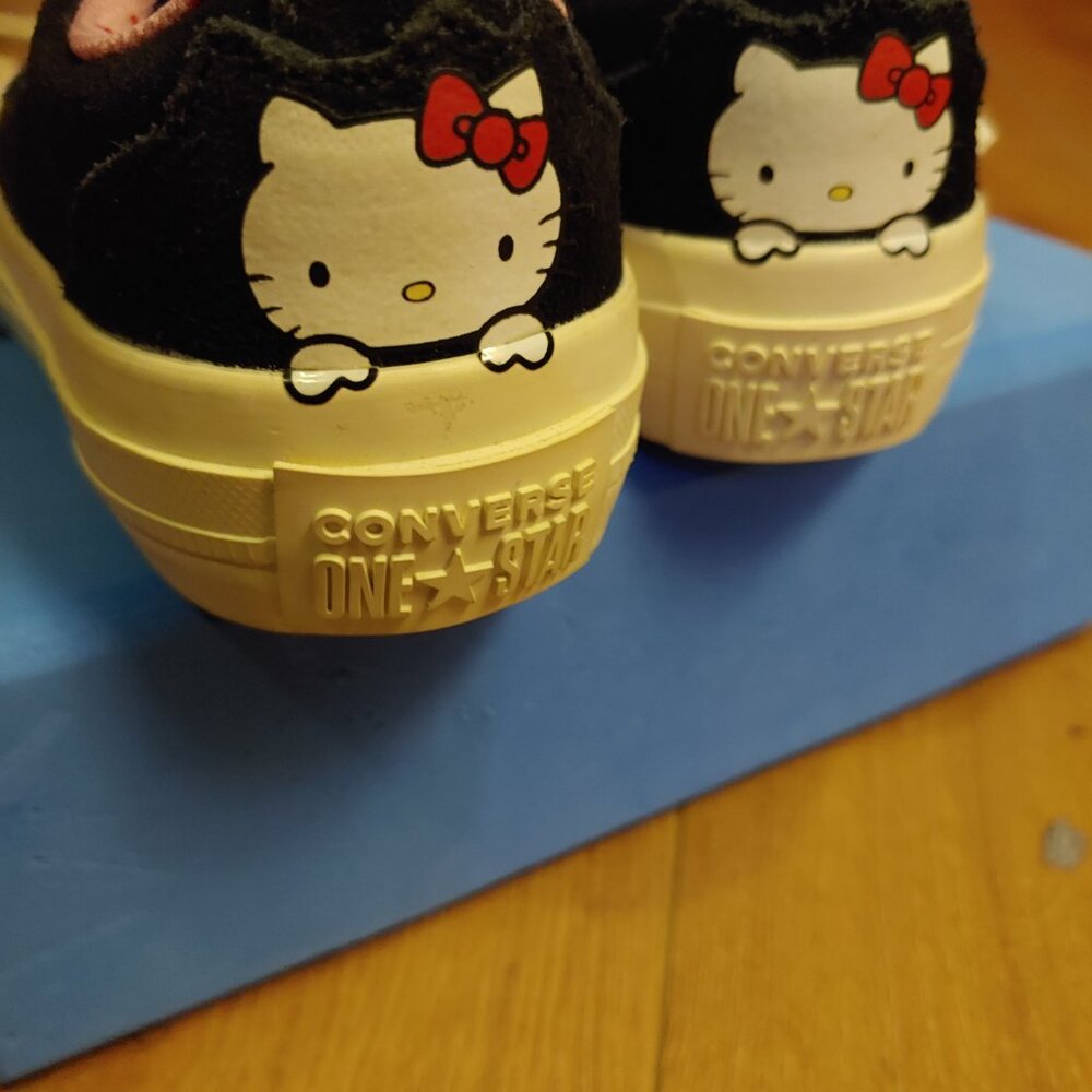 Converse Hello Kitty All Star Sneakers, Little Kids size 11.